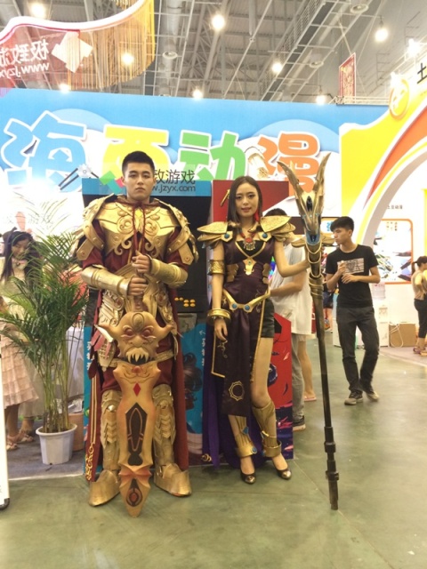 极致游戏COSPLAY中的赤霄和紫阳